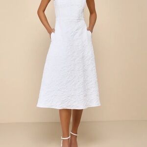 Lulus BRIDAL/graduation dress never worn!!